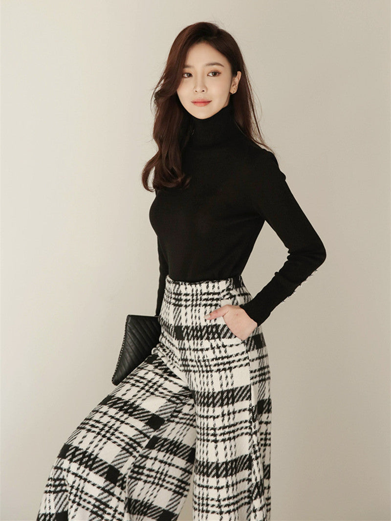 Wide legs pants with Black and White Plaid