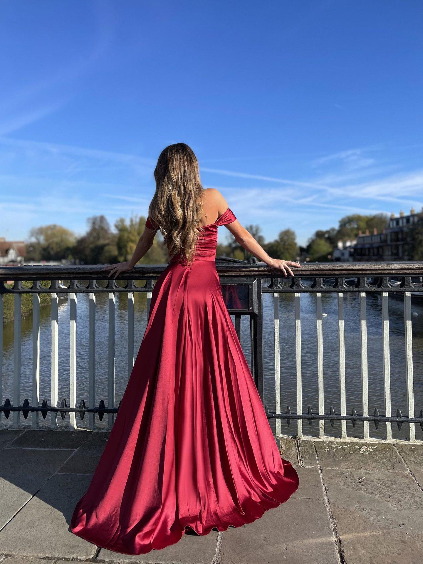 Elegant Off The Shoulder Bridesmaid Dresses