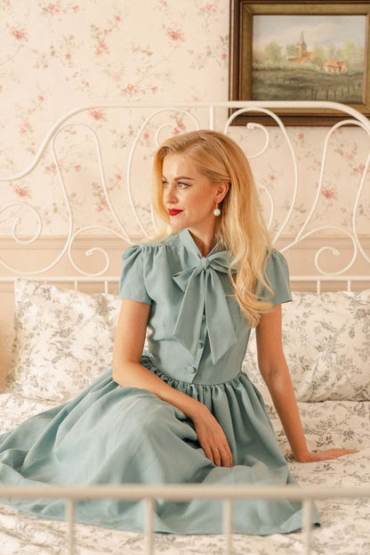 Classy Vintage A Line Women Dresses with Neck Bow
