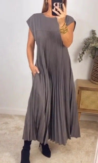 Casual Round Neck Sleeveless Women Long Dresses
