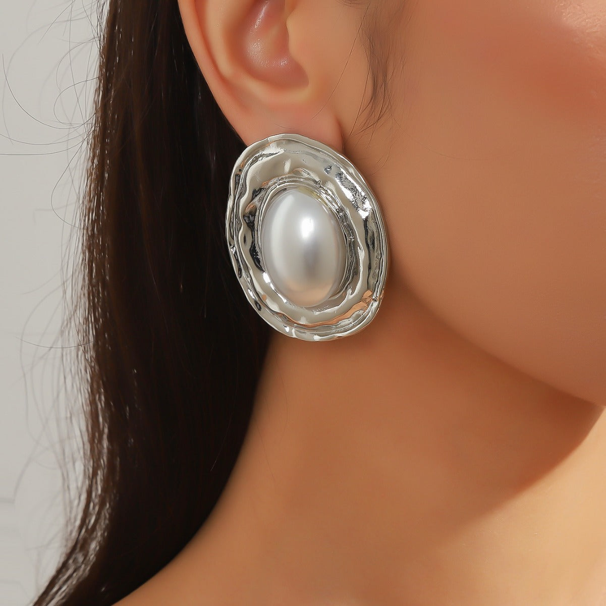 Vintage Metal Wind Oval Glossy Earrings Women's Retro Temperament Geometric Stud Earrings