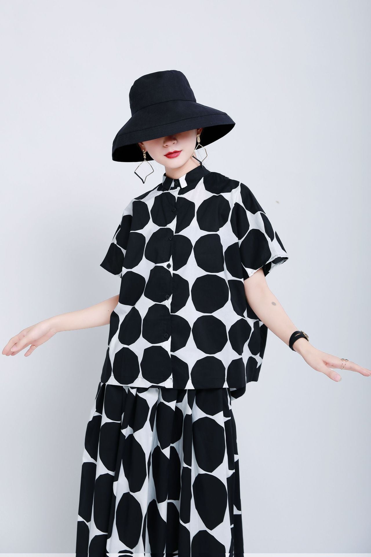 Designed Black and White Dot Short  T Shirts and Skits