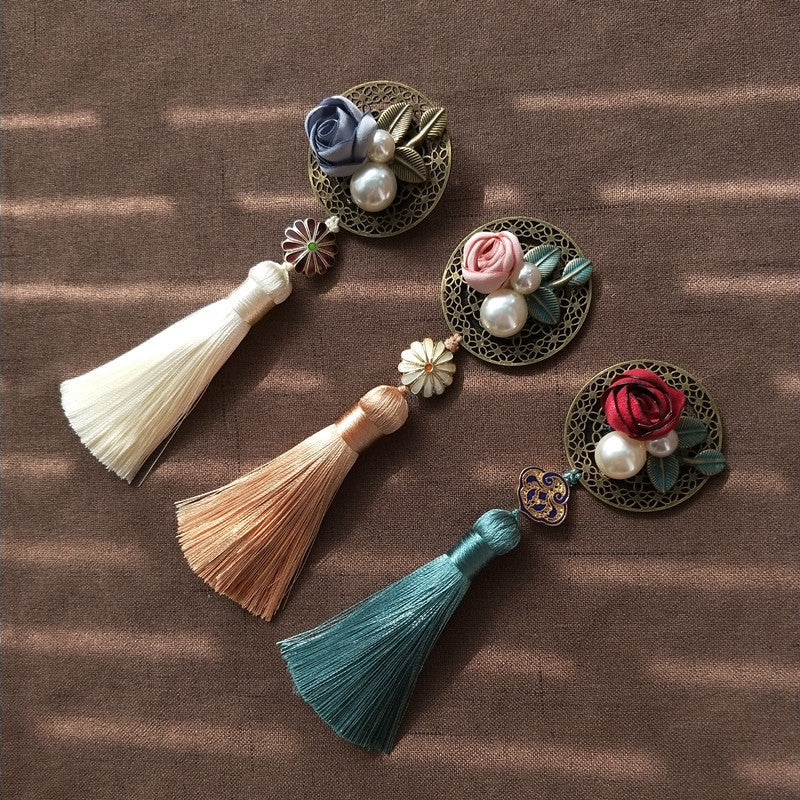 Vintage Style 3D Flowers Tassels Designed Brooch