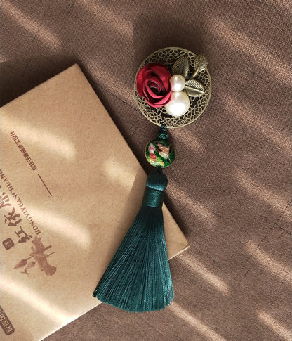Vintage Style 3D Flowers Tassels Designed Brooch