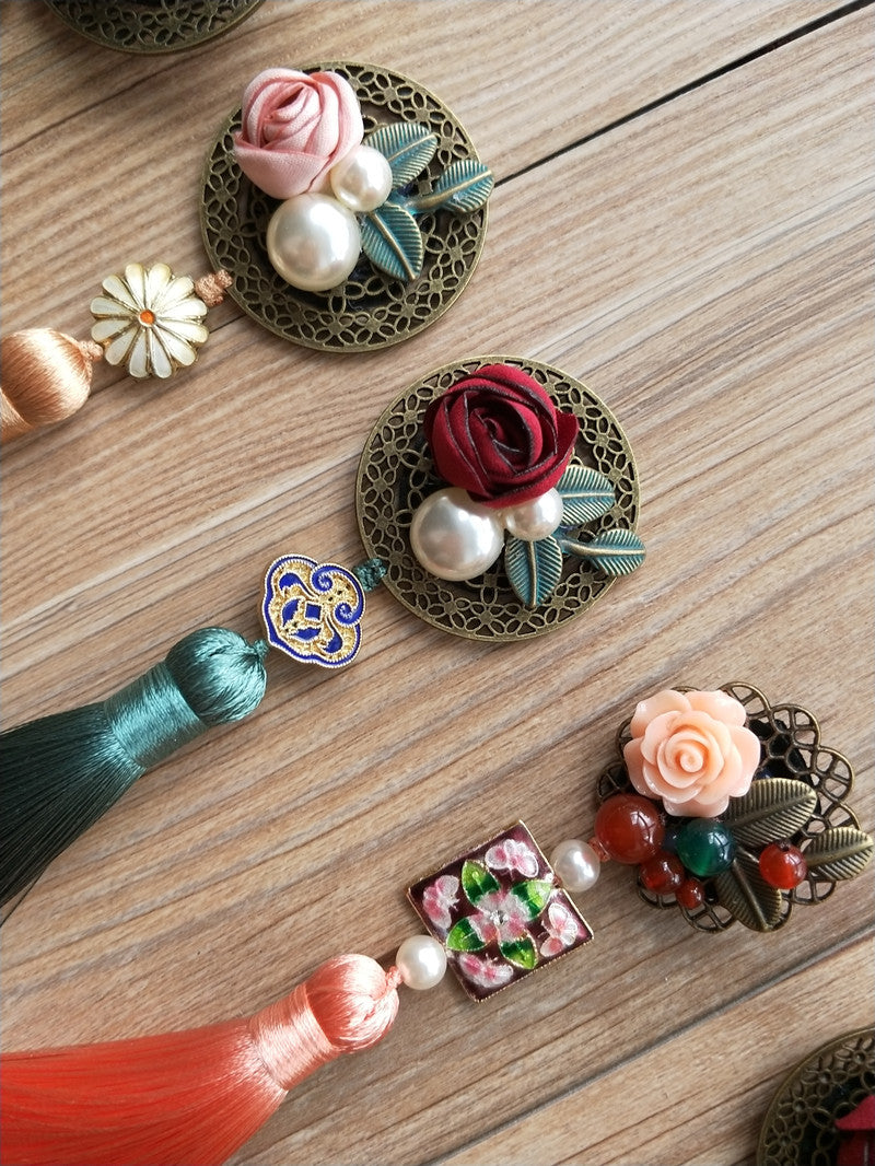 Vintage Style 3D Flowers Tassels Designed Brooch