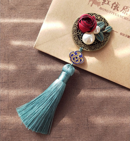 Vintage Style 3D Flowers Tassels Designed Brooch