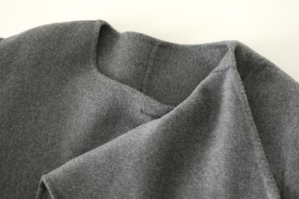 Winter Warm Designed Luxury Long Woolen Outerwear for Women