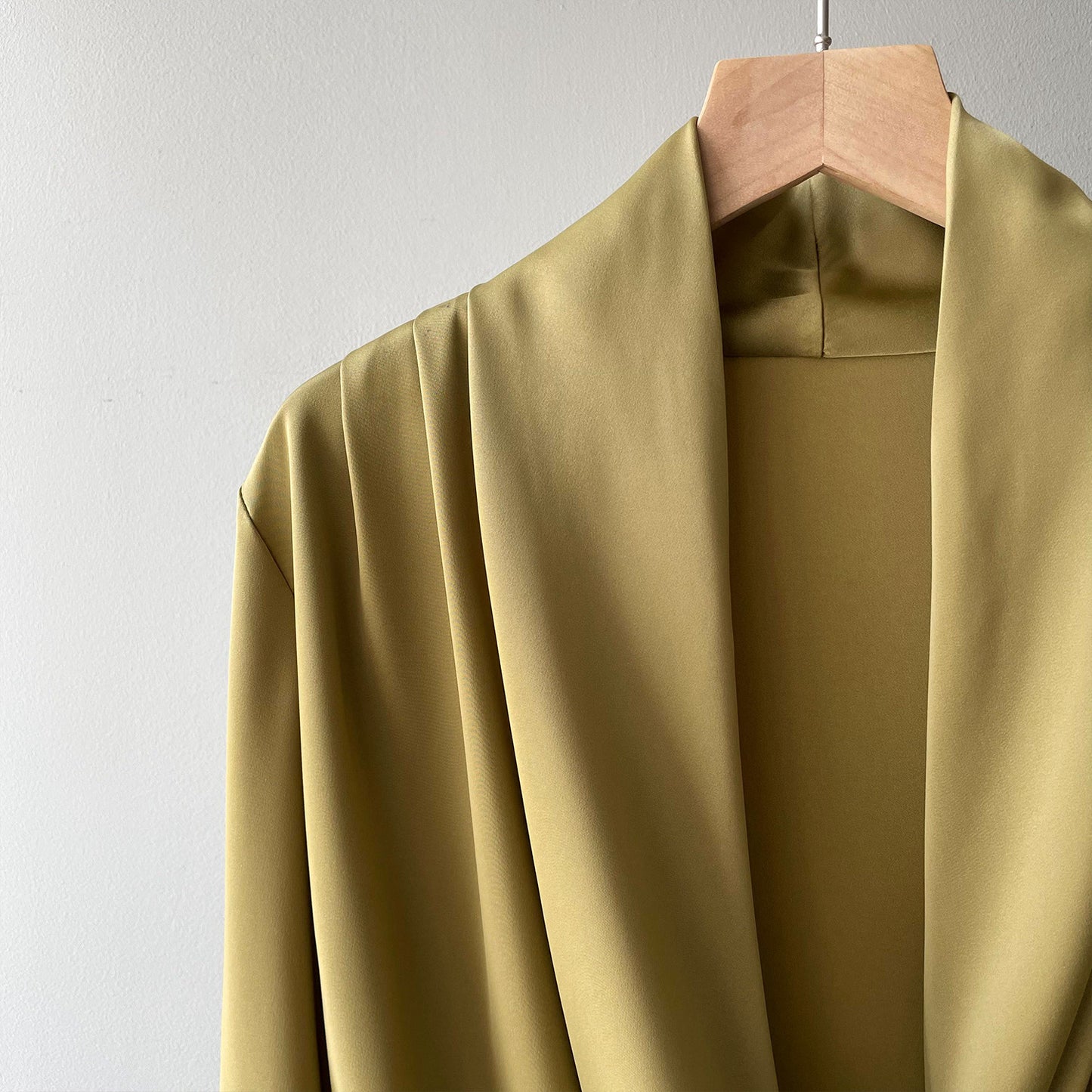 Elegant Satin Long Sleeves Office Lady Shirts
