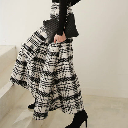 Wide legs pants with Black and White Plaid