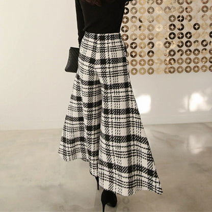 Wide legs pants with Black and White Plaid