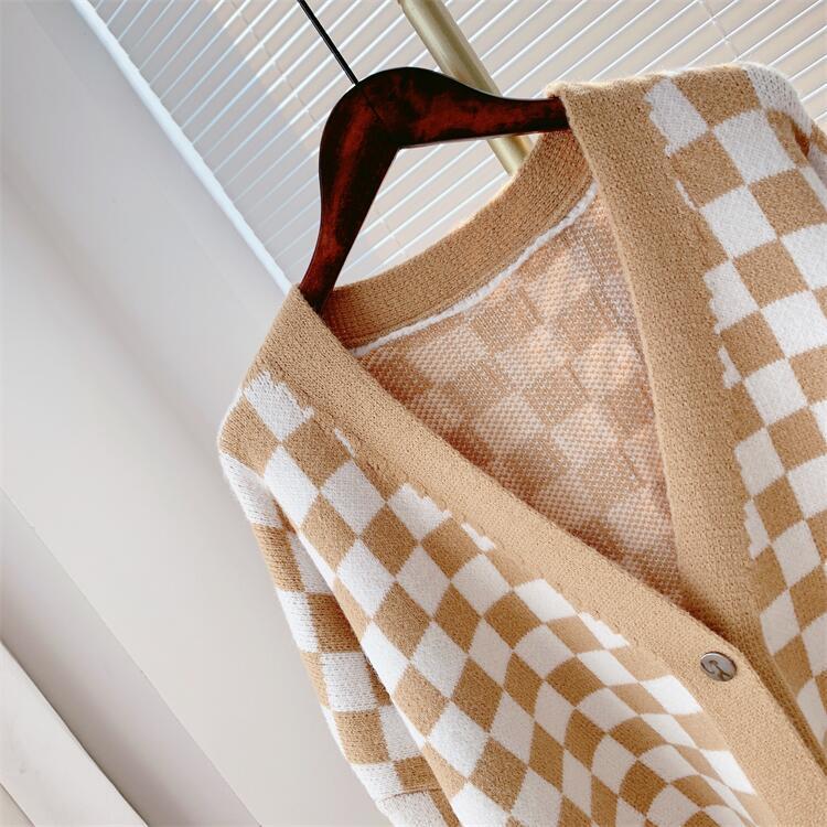 Women Chessboard Print Loose Knitting Cardigans