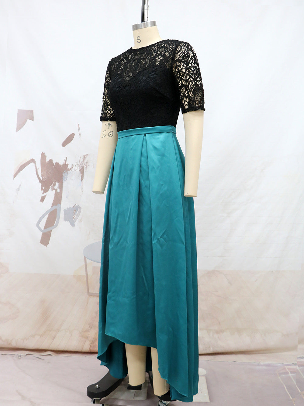 Elegant Asymmetrical Lace Party Dresses
