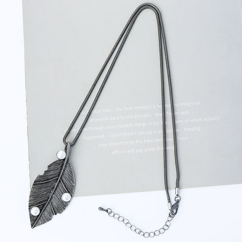 Women Leaf Design Pearl Long Sweater Chains