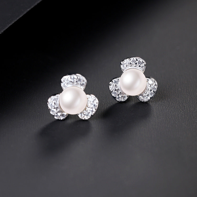 Desined Pearl Sterling Silver Earrings Studs for Women